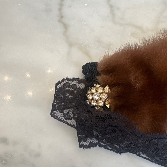 Vintage mink cuff with lace ribbon - Picture 2 of 4